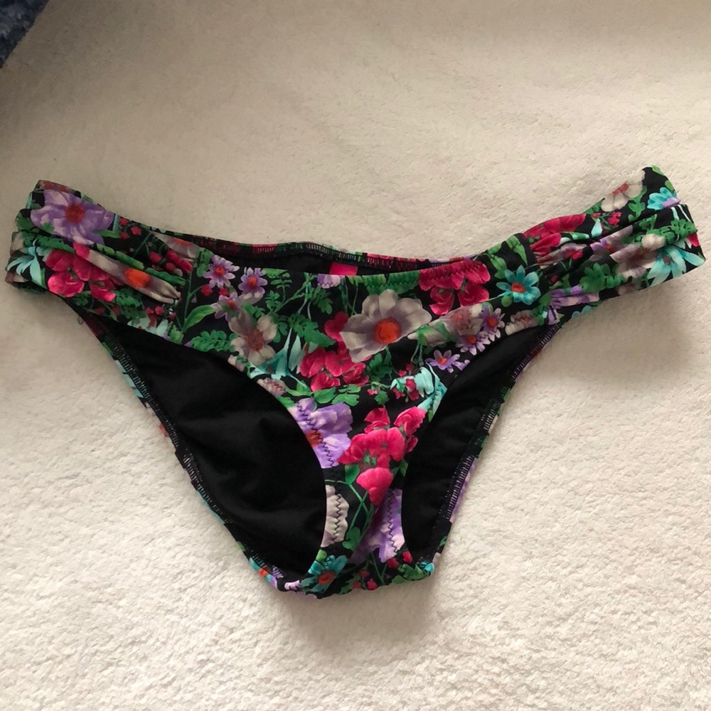 Victoria Secret bikini - Will Take Offers✨✨